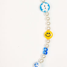 Laden Sie das Bild in den Galerie-Viewer, Daisy Blue Necklace | Akoyama